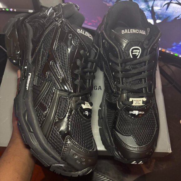 Balenciaga Runners “Black” - Picture 1 of 4